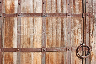 Restoring medieval wooden gate