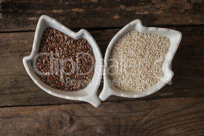 sesame and  linseed in the bowls