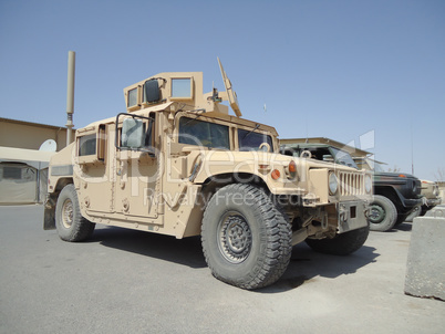 american army transporter HMMWV humvee