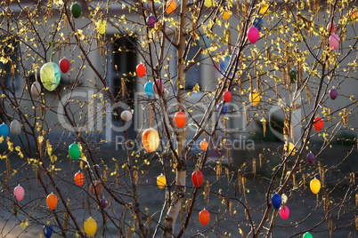 Baum mit Ostereiern