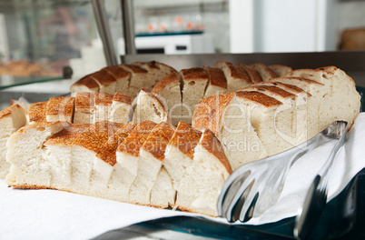 Image of sliced ??bread portions in breadbox