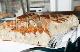 Image of sliced ??bread portions in breadbox