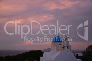 Kirche bei Sonnenaufgang, Fira, Santorin, Griechenland