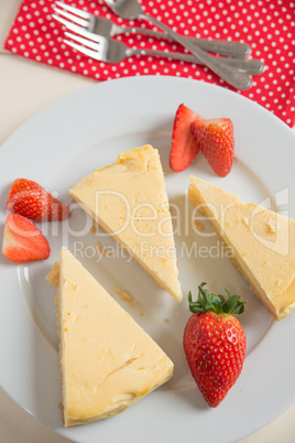 Käsekuchen mit Erdbeeren