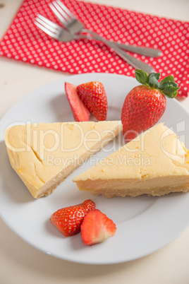 Käsekuchen mit Erdbeeren