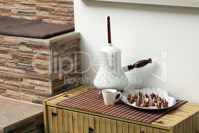 Image of hot chocolate and sweets at workshop