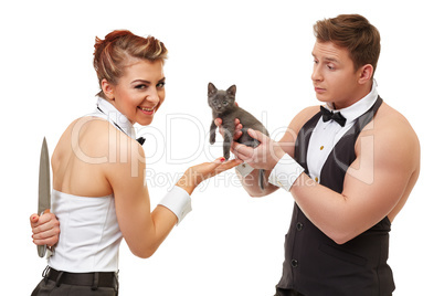 Trusting guy gives kitten to misleading girl