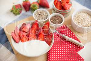 Joghurt mit Erdbeeren