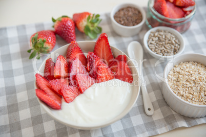 Joghurt mit Erdbeeren