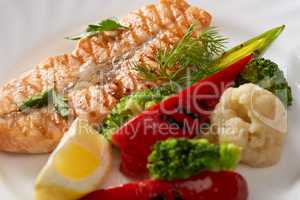 Image of grilled fish and steamed vegetables