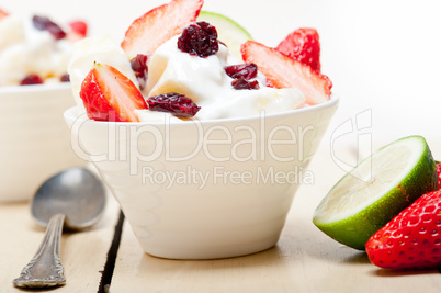 fruit and yogurt salad healthy breakfast