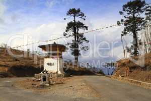 Stupa on Wangdue Phodrang Pass