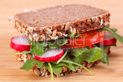 Sandwich mit Salat