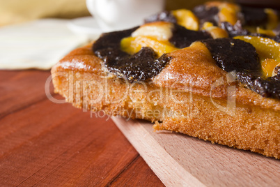 Cake with poppy seeds and oranges