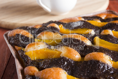 Cake with poppy seeds and oranges