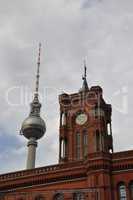 Rotes Rathaus und Funkturm in Berlin