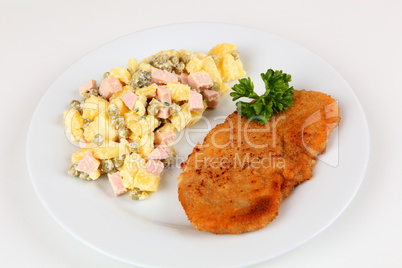 Schnitzel und Kartoffelsalat