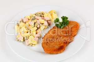 Schnitzel und Kartoffelsalat