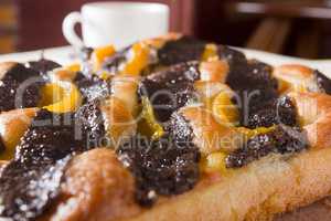 Cake with poppy seeds and oranges