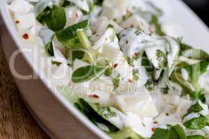 Frischer Kohlrabi Salat