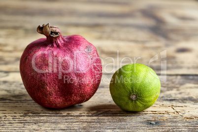 Granatapfel und Limette