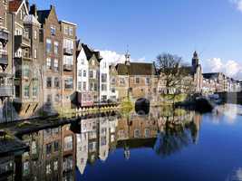 Historische Bebauung an Gracht in Rotterdam