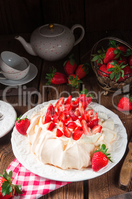 Pavlova with strawberries