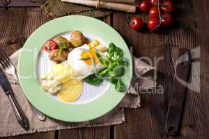 asparagus with fried egg