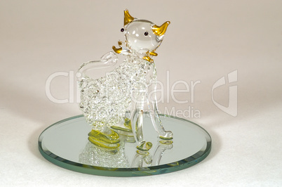 Glass souvenir in the form of a cat