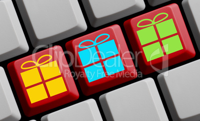 Drei Geschenk Symbole auf Computer Tastatur