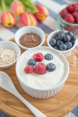 Joghurt mit Beeren