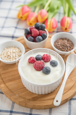 Joghurt mit Beeren