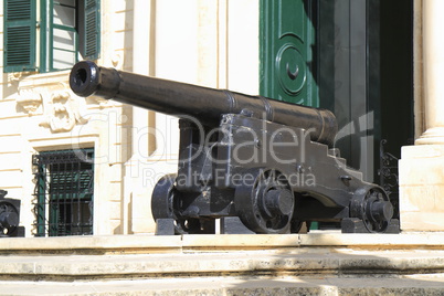 Cannon before Auberge de Castille
