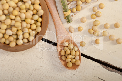 organic soya beans