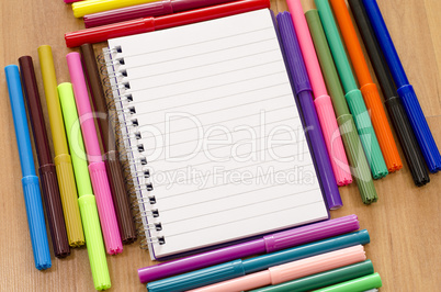 Felt-tip pen and notepad
