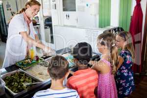 Cooker serving children