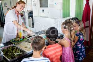 Cooker serving children