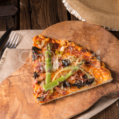 green asparagus pizza