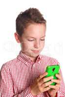 Junge mit Smartphone