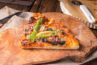 green asparagus pizza