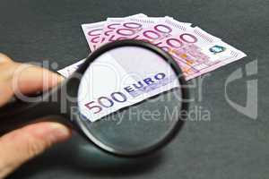 Magnifying Glass on the five hundred bill Euros