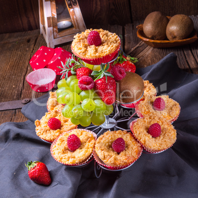 Cheesecake Muffins with raspberry