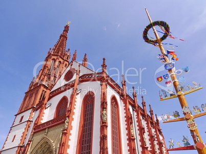 Marienkapelle mit Maibaum in Würzburg