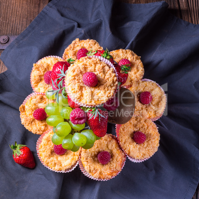 Cheesecake Muffins with raspberry