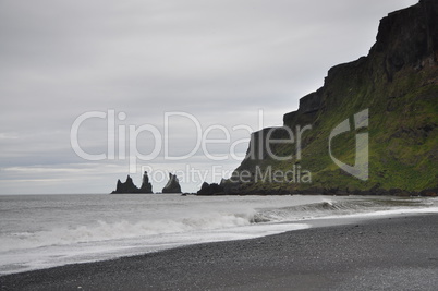 Strand bei Vik auf Island