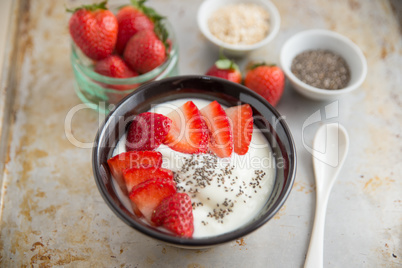 Joghurt mit Beeren