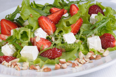 Salad with strawberries