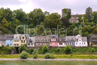 Niederheimbach am Rhein mit Burg Hohneck