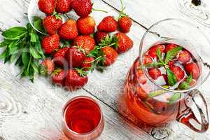 Cool strawberry compote