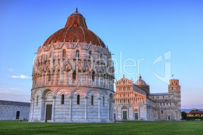 Piazza del Duomo o dei Miracoli or Cathedral Square of Miracles, Baptistery, Pisa, Italy, hdr